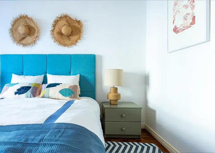 Santa Blue T2 - Santa Cruz Center * Silveira (Lisbon)